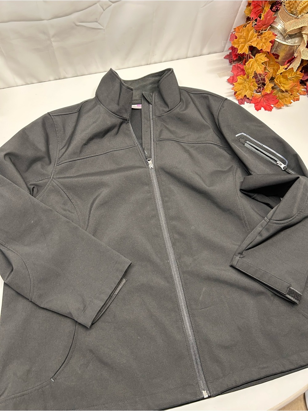 Women's Black Utility Softshell Jacket with Zip Pocket